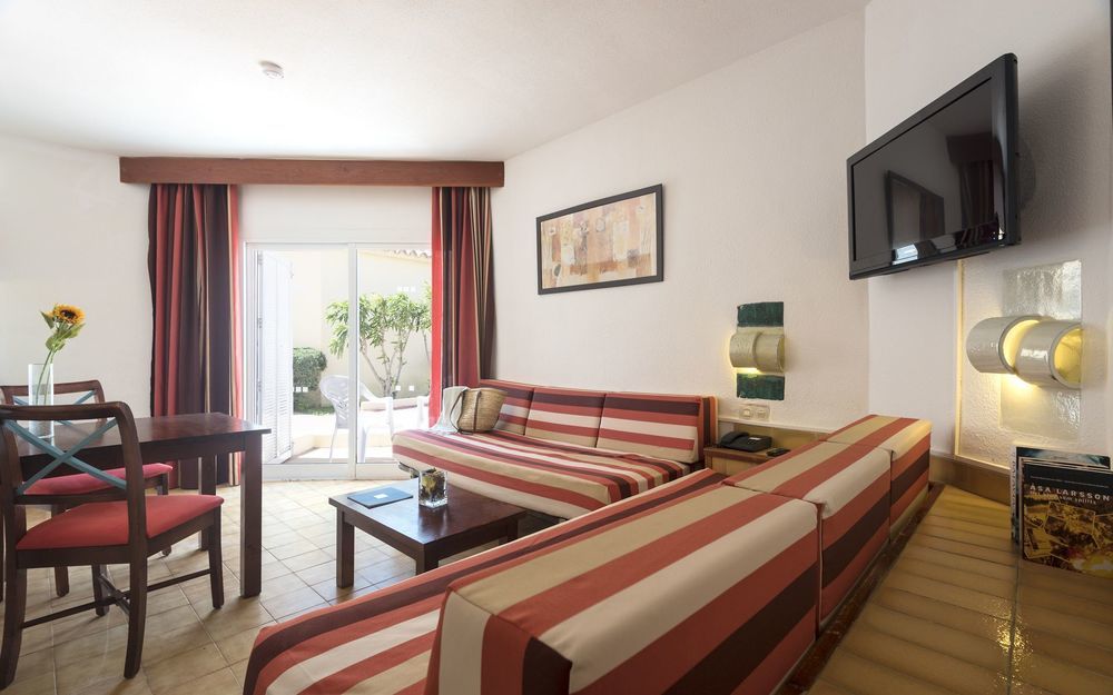 Marinda Garden Aparthotel Cala'N Bosch (Menorca) Exterior foto