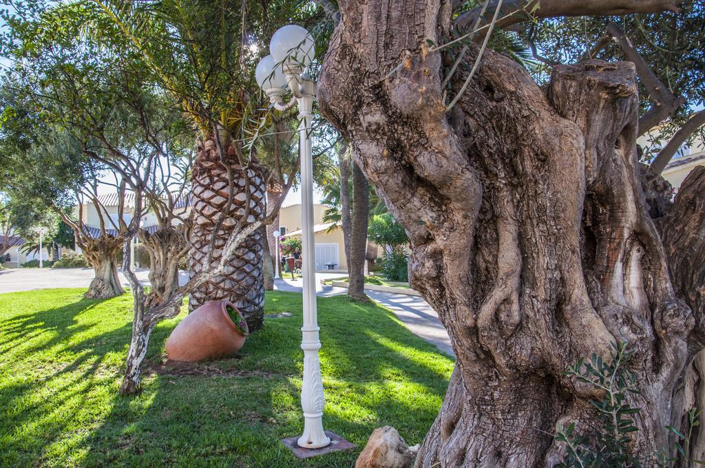 Marinda Garden Aparthotel Cala'N Bosch (Menorca) Exterior foto